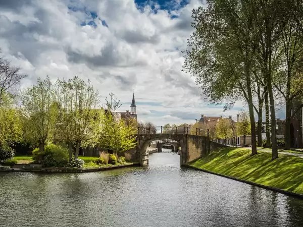 Water en bruggen tijdens de Friese Meren-route vanaf Oudega (Smallingerland)